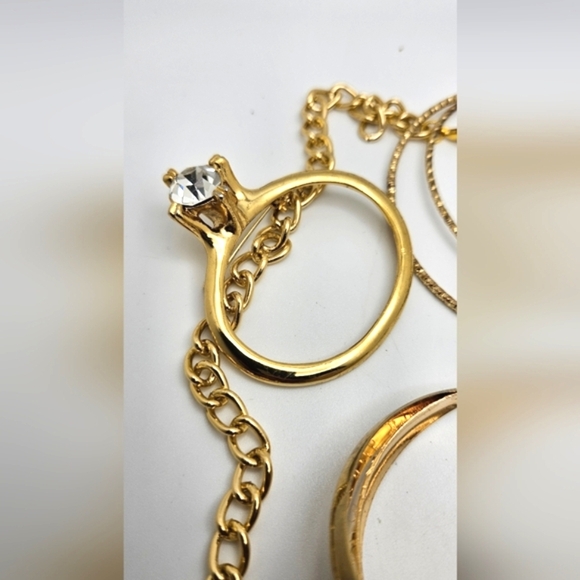 ๐ข3/$19๐ข Gold Jewelry Bundle Wear Resell Necklace Bracelets Earrings Brooch - Picture 2 of 6